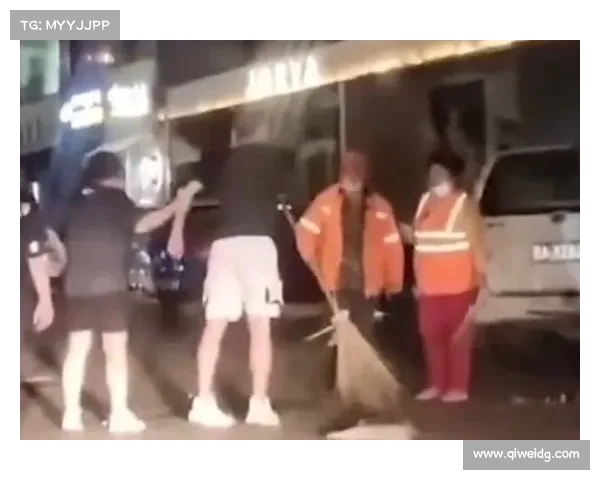 武汉一外籍男子与中国女孩街头争执,辱华言论引发舆论风暴,女孩反应让人震惊 武汉一外籍男子与中国女孩街头争执,辱华言论引发舆论风暴,女孩反应让人震惊